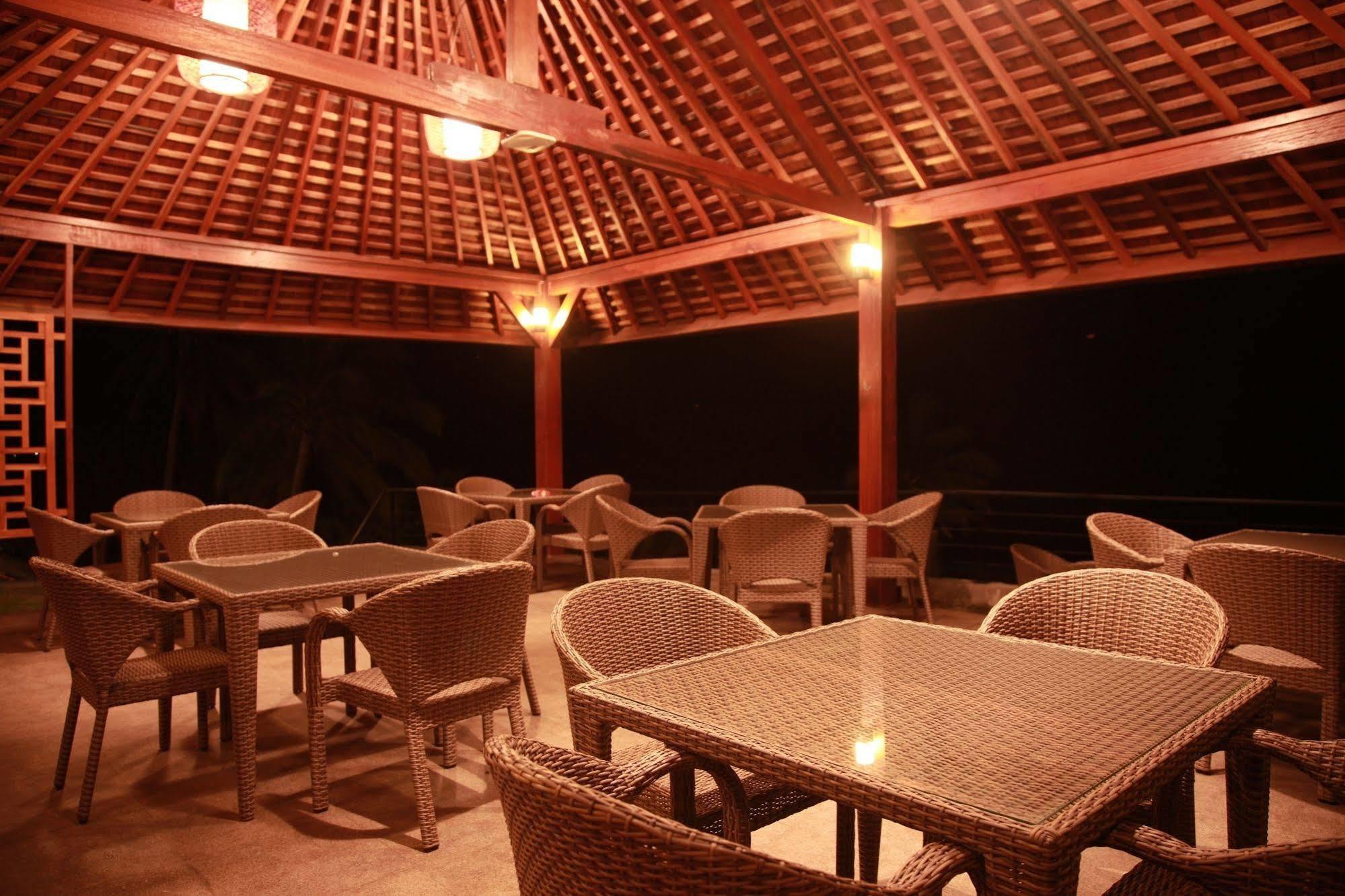 Lima Satu Resort Pemenang Exteriör bild