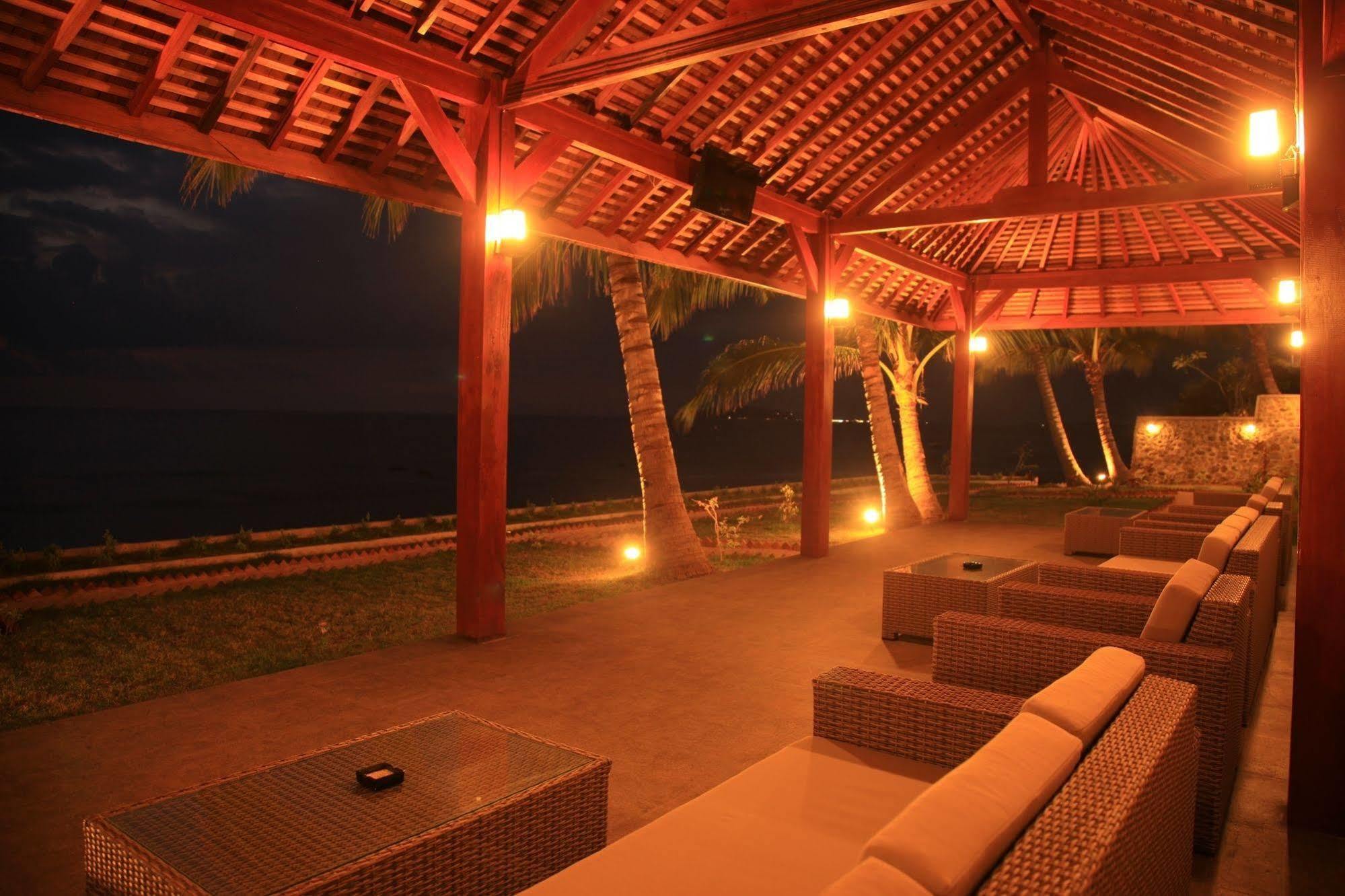 Lima Satu Resort Pemenang Exteriör bild