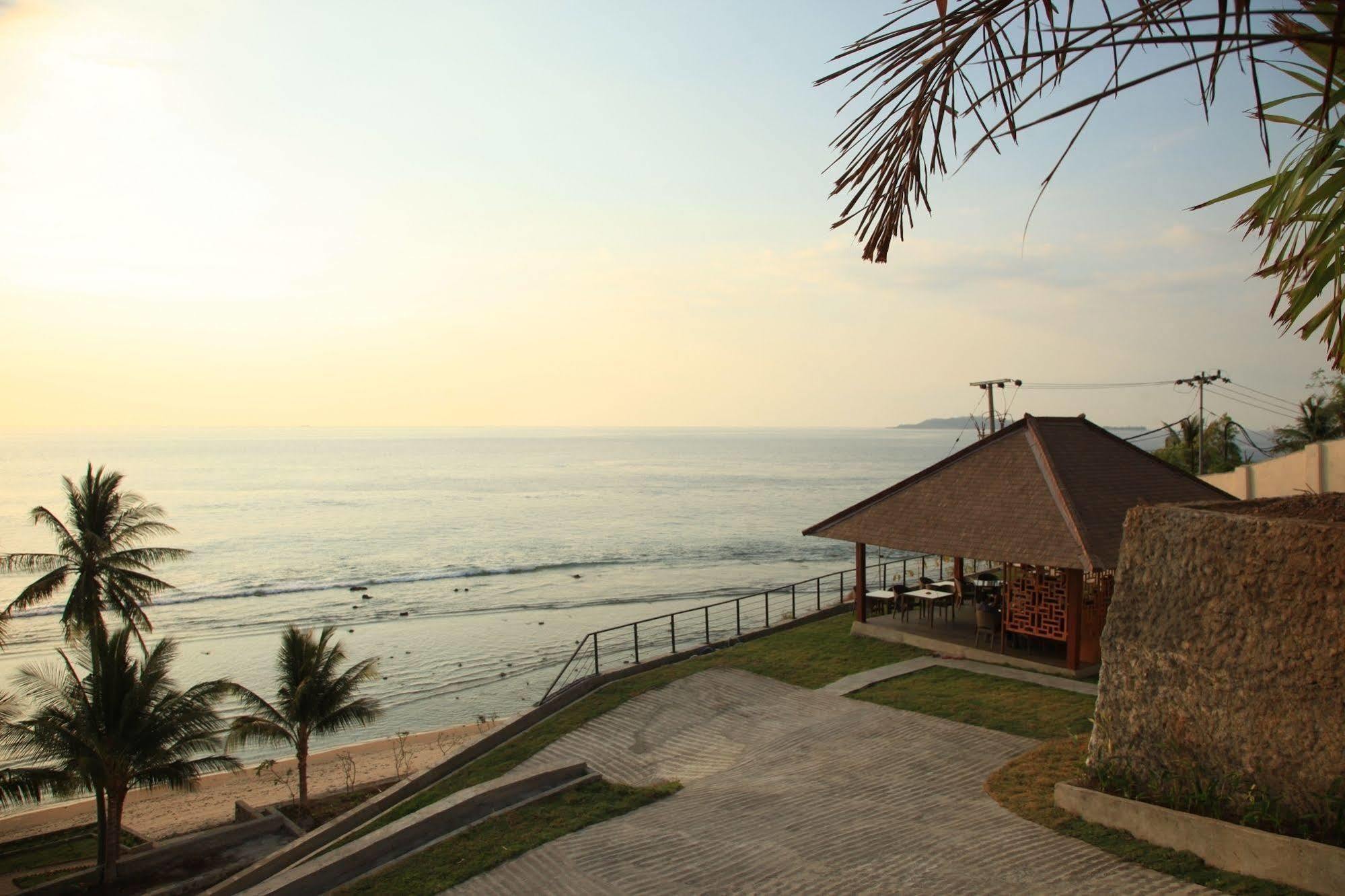 Lima Satu Resort Pemenang Exteriör bild
