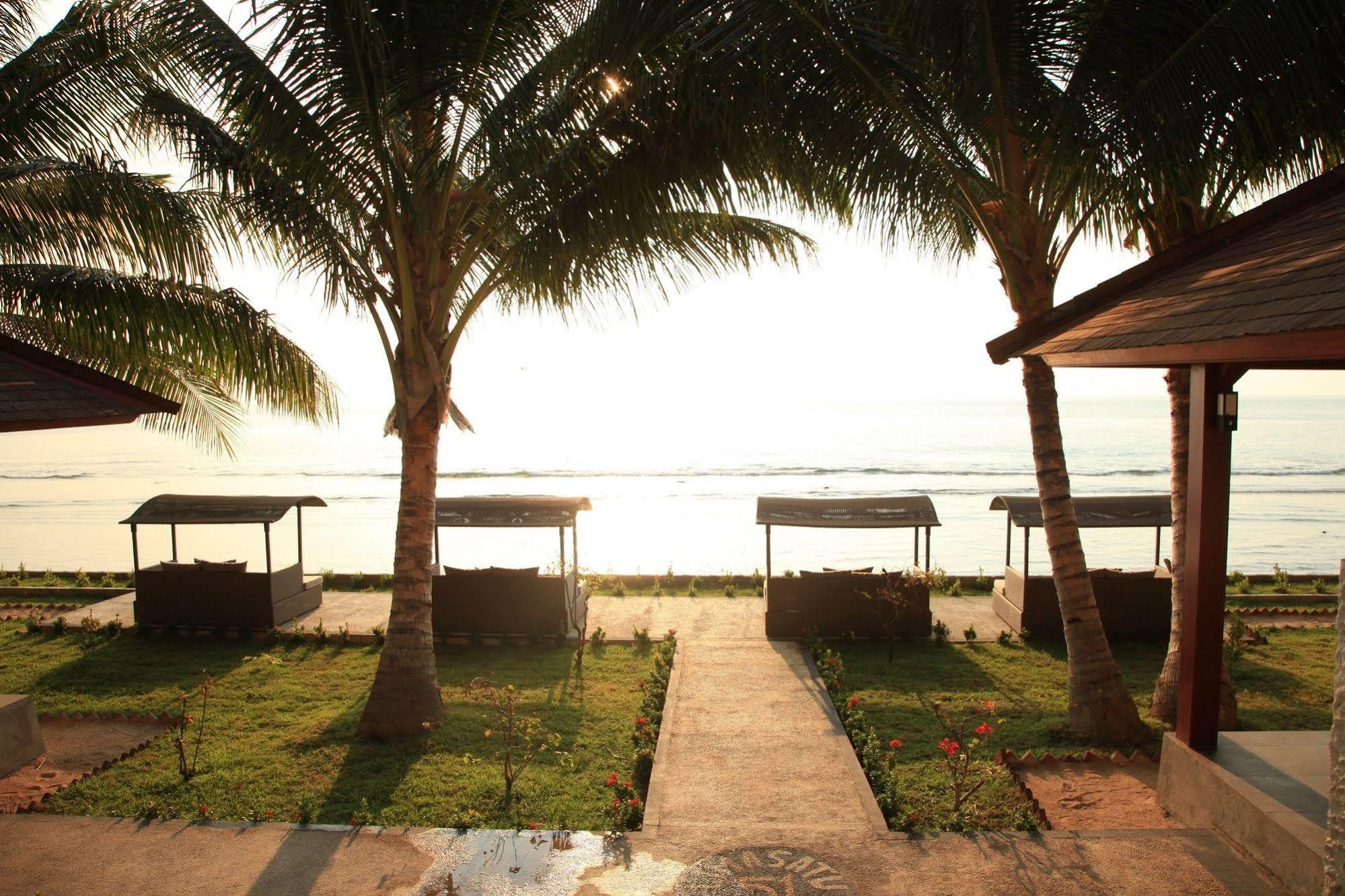 Lima Satu Resort Pemenang Exteriör bild